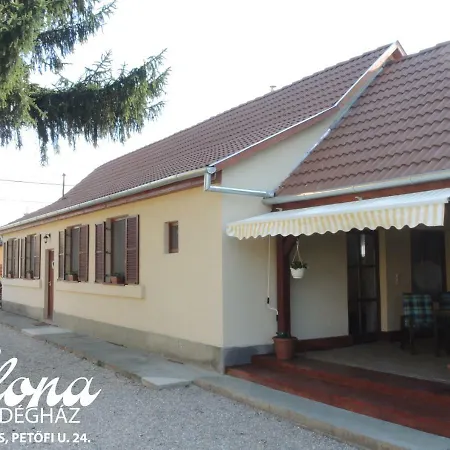 Gasthuis Ilona Vendeghaz *