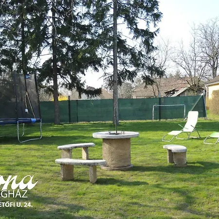 Ilona Vendeghaz Gasthuis *