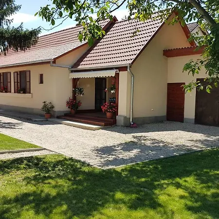 Gasthuis Ilona Vendeghaz Dinnyés